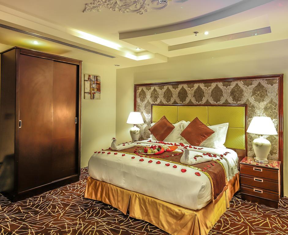Rest Night Serviced Apartments- Alhamra Эр-Рияд Экстерьер фото A bedroom at the hotel
