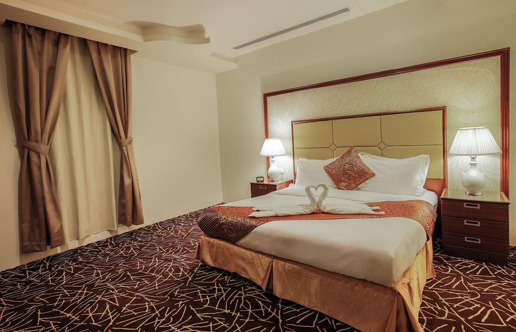 Rest Night Serviced Apartments- Alhamra Эр-Рияд Экстерьер фото A bedroom at the hotel
